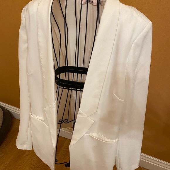 White Blazer with Lace Up Back - Picture 2 of 4